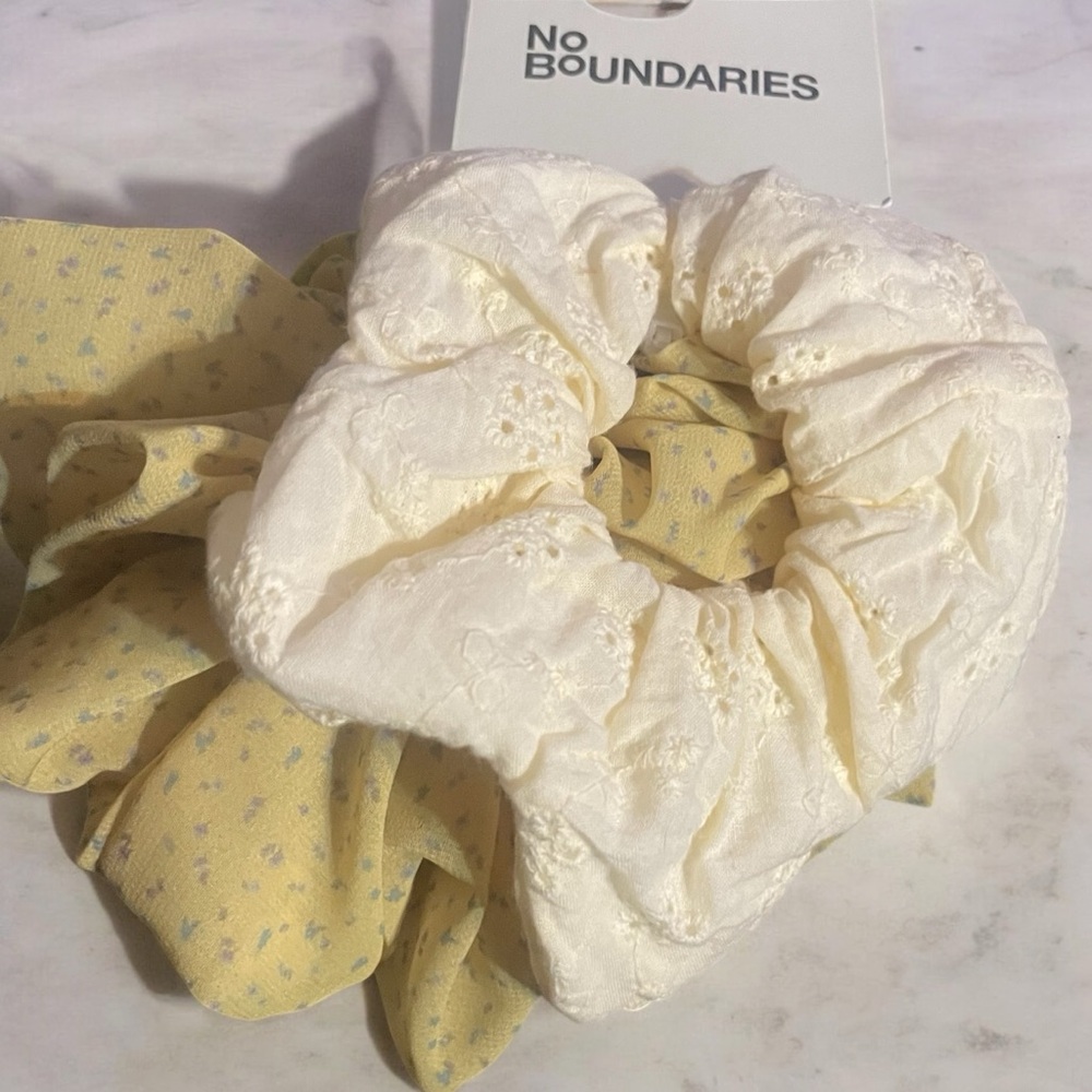 🔴 3/$12 No Boundaries 2-Pack Eyelet White and‎ Yellow Hair Ties! NEW!